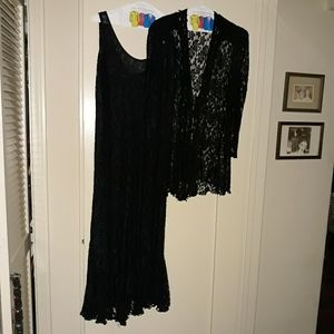 Black lace scoop neck fish tail long dress with ma